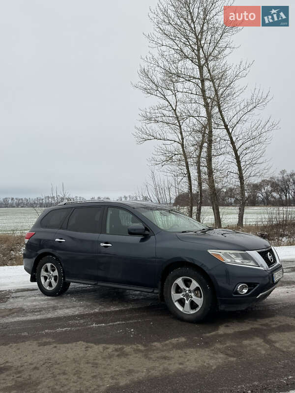 Позашляховик / Кросовер Nissan Pathfinder 2016 в Сумах
