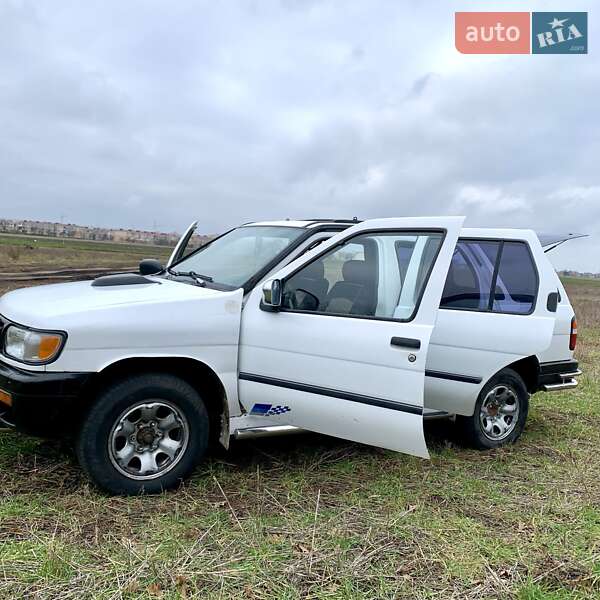 Позашляховик / Кросовер Nissan Pathfinder 1996 в Одесі