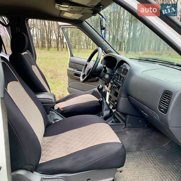 Позашляховик / Кросовер Nissan Pathfinder 1996 в Одесі