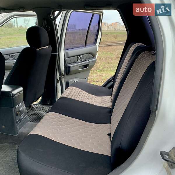 Позашляховик / Кросовер Nissan Pathfinder 1996 в Одесі
