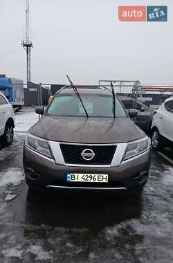 Позашляховик / Кросовер Nissan Pathfinder 2016 в Полтаві