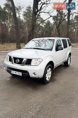 Позашляховик / Кросовер Nissan Pathfinder 2007 в Києві