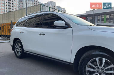 Внедорожник / Кроссовер Nissan Pathfinder 2015 в 