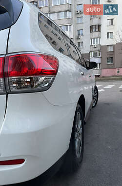 Внедорожник / Кроссовер Nissan Pathfinder 2015 в 
