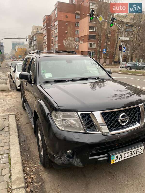 Внедорожник / Кроссовер Nissan Pathfinder 2012 в Киеве