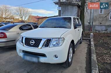 Внедорожник / Кроссовер Nissan Pathfinder 2011 в Черновцах