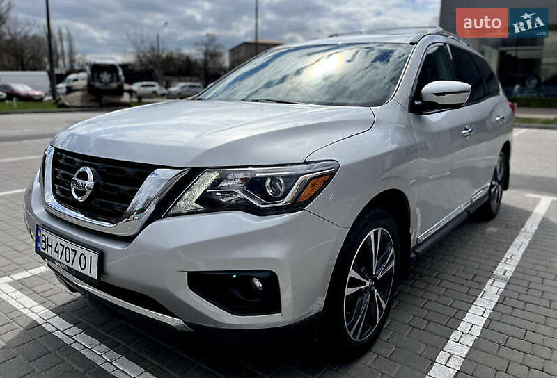 Nissan Pathfinder 2019