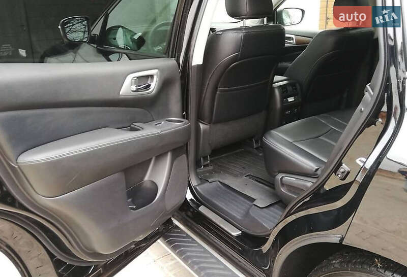 Внедорожник / Кроссовер Nissan Pathfinder 2019 в Львове