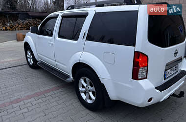 Внедорожник / Кроссовер Nissan Pathfinder 2011 в Малине