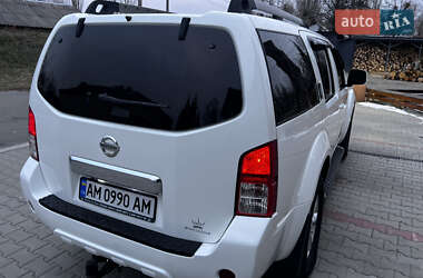 Внедорожник / Кроссовер Nissan Pathfinder 2011 в Малине