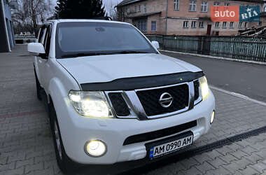 Внедорожник / Кроссовер Nissan Pathfinder 2011 в Малине