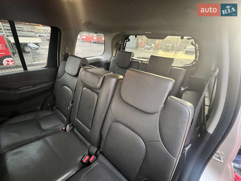 Внедорожник / Кроссовер Nissan Pathfinder 2012 в Киеве