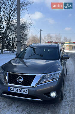 Позашляховик / Кросовер Nissan Pathfinder 2016 в Краматорську