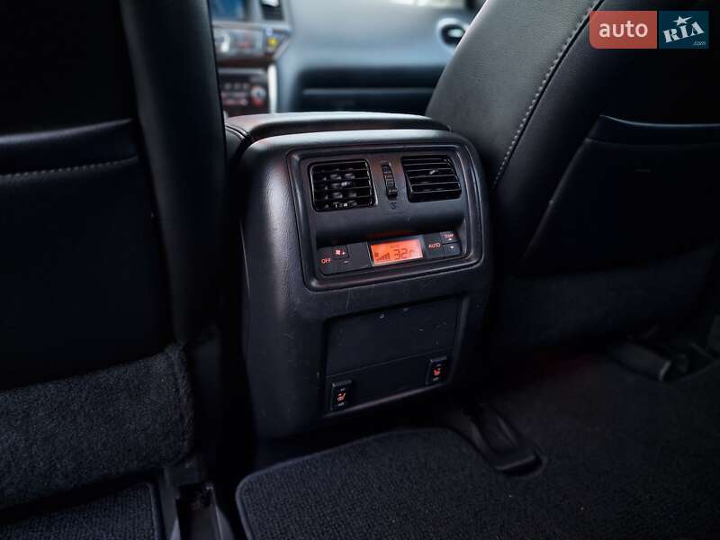 Позашляховик / Кросовер Nissan Pathfinder 2013 в Одесі