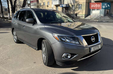 Позашляховик / Кросовер Nissan Pathfinder 2015 в Волочиську