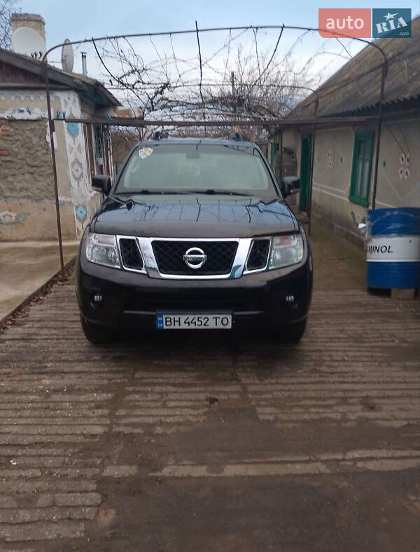 Внедорожник / Кроссовер Nissan Pathfinder 2012 в Великой Михайловке