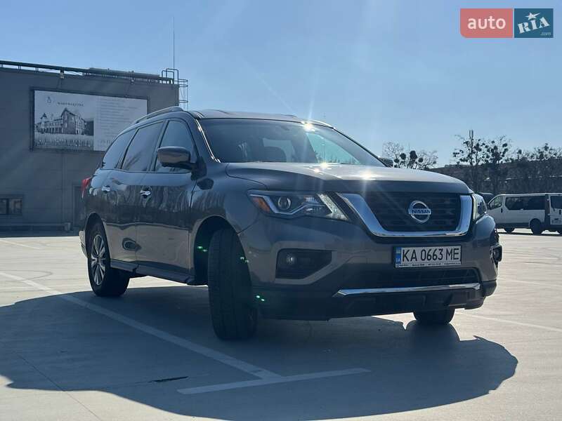 Внедорожник / Кроссовер Nissan Pathfinder 2019 в Киеве