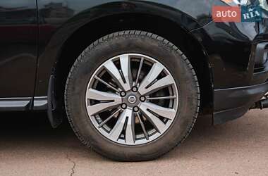 Внедорожник / Кроссовер Nissan Pathfinder 2017 в 