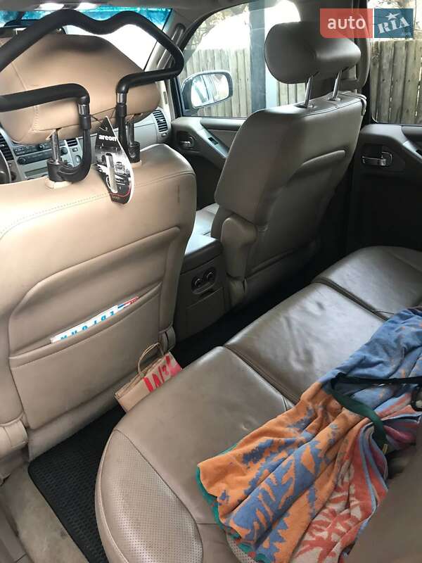Позашляховик / Кросовер Nissan Pathfinder 2007 в Києві