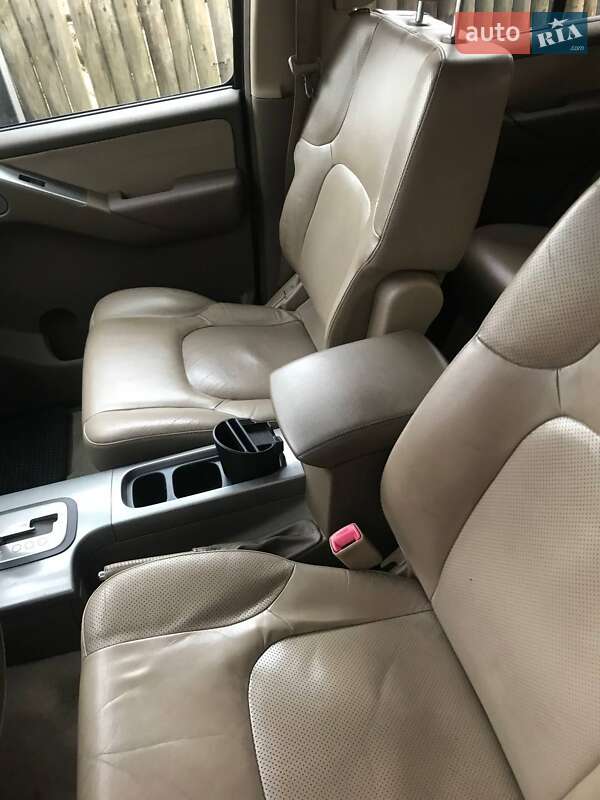 Позашляховик / Кросовер Nissan Pathfinder 2007 в Києві