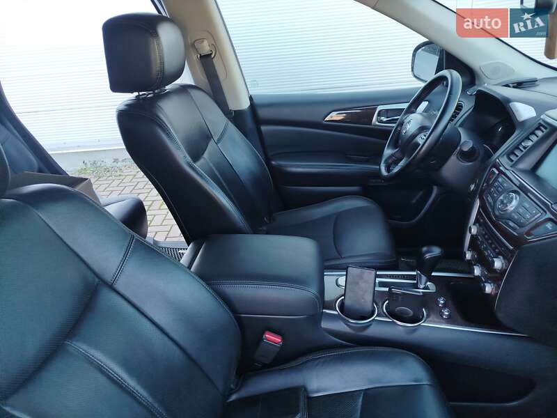 Внедорожник / Кроссовер Nissan Pathfinder 2012 в Ровно