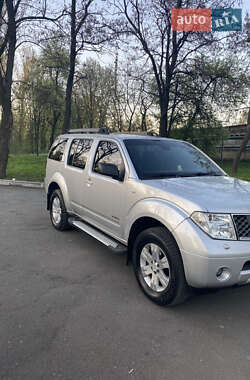 Внедорожник / Кроссовер Nissan Pathfinder 2005 в 