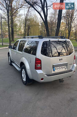 Внедорожник / Кроссовер Nissan Pathfinder 2005 в 