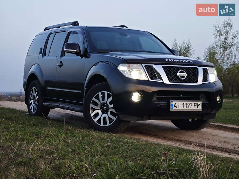 Nissan Pathfinder 2011