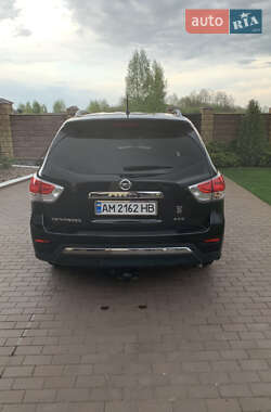 Внедорожник / Кроссовер Nissan Pathfinder 2014 в 