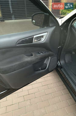 Внедорожник / Кроссовер Nissan Pathfinder 2014 в 