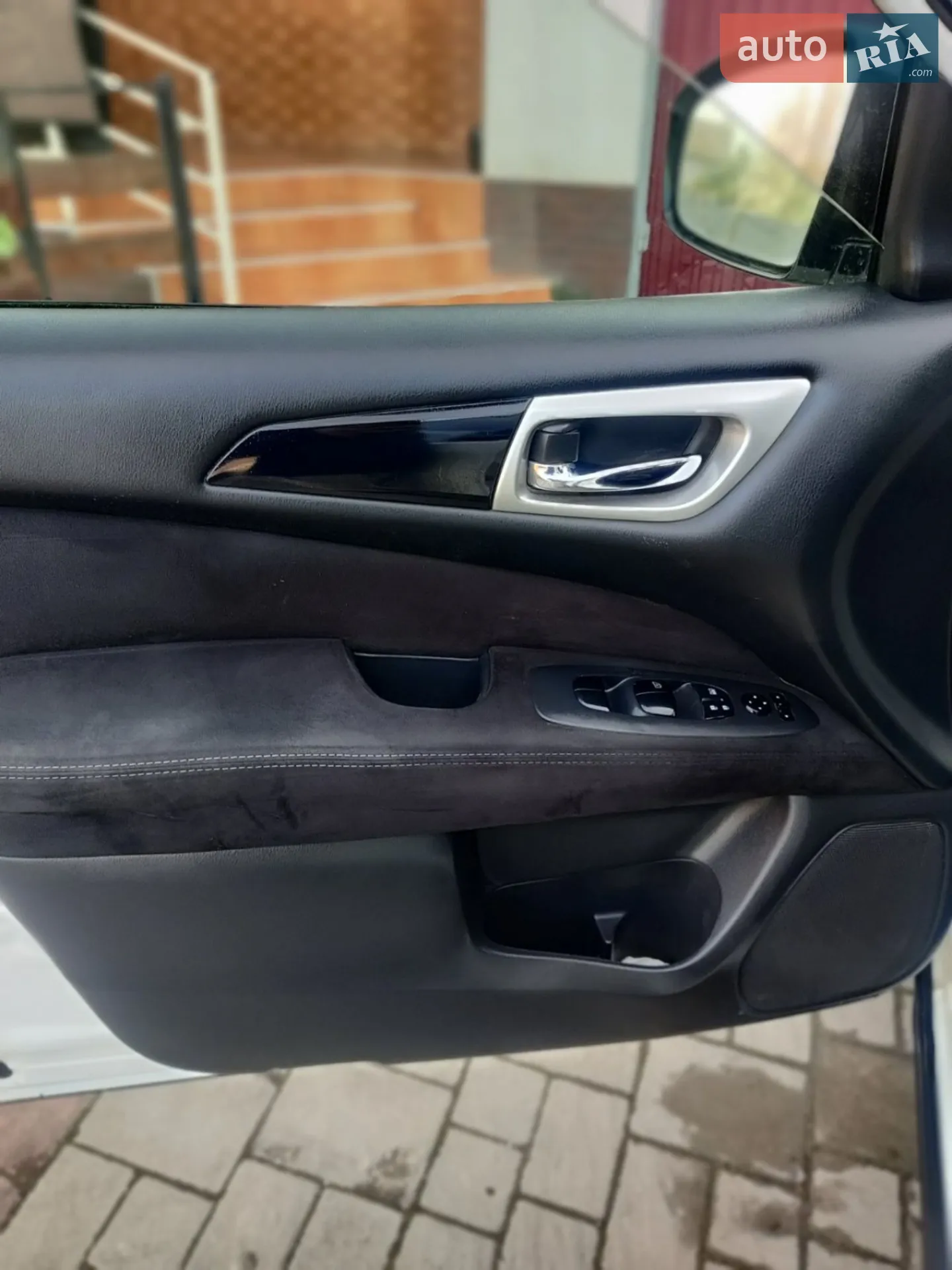 2015 Nissan Pathfinder - мініатюра 17
