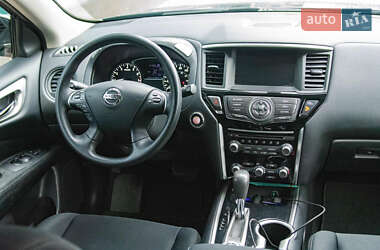 Внедорожник / Кроссовер Nissan Pathfinder 2017 в 