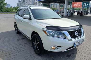 Внедорожник / Кроссовер Nissan Pathfinder 2012 в 
