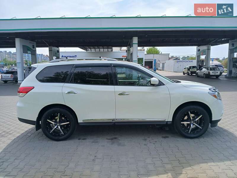 Nissan Pathfinder 2012