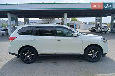 Внедорожник / Кроссовер Nissan Pathfinder 2012 в 