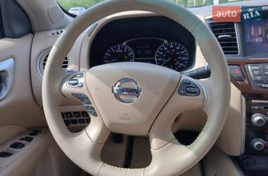 Внедорожник / Кроссовер Nissan Pathfinder 2012 в 