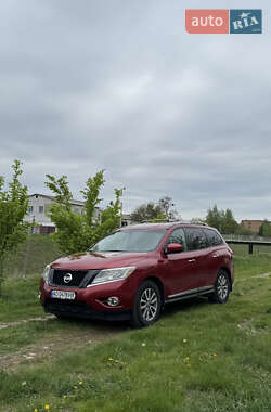 Позашляховик / Кросовер Nissan Pathfinder 2016 в Ужгороді