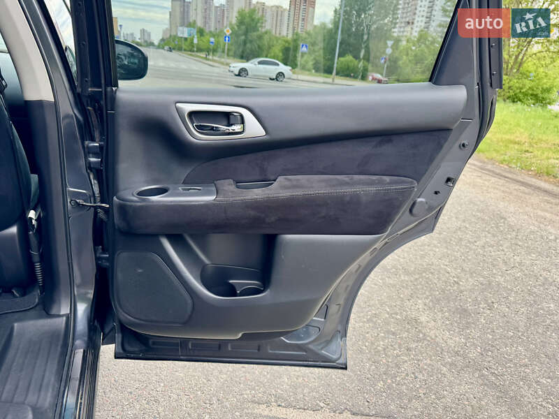 Позашляховик / Кросовер Nissan Pathfinder 2014 в Києві