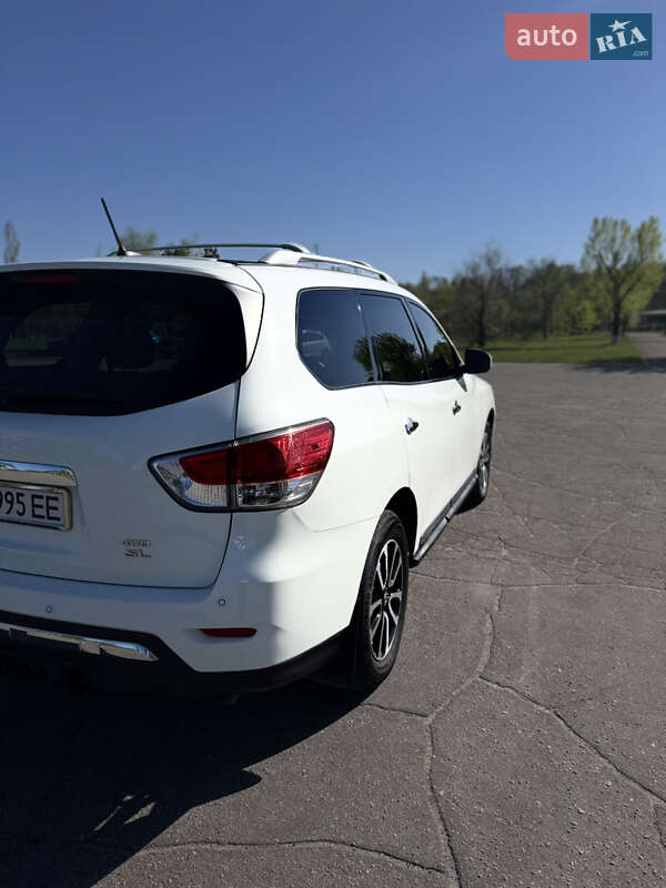 Позашляховик / Кросовер Nissan Pathfinder 2016 в Дніпрі