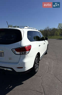 Внедорожник / Кроссовер Nissan Pathfinder 2016 в 