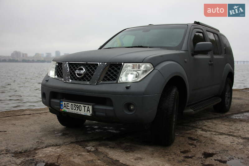 Внедорожник / Кроссовер Nissan Pathfinder 2005 в Днепре