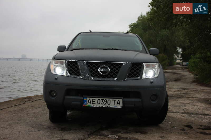 Внедорожник / Кроссовер Nissan Pathfinder 2005 в Днепре