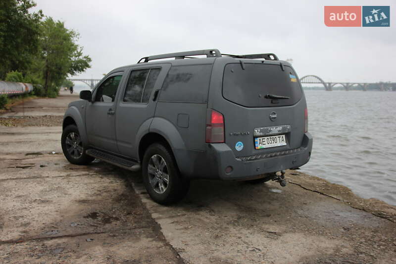 Внедорожник / Кроссовер Nissan Pathfinder 2005 в Днепре