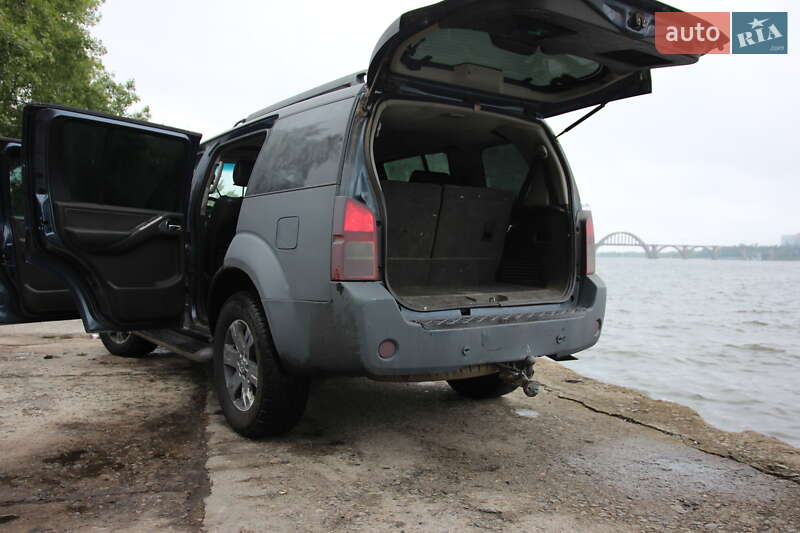 Внедорожник / Кроссовер Nissan Pathfinder 2005 в Днепре