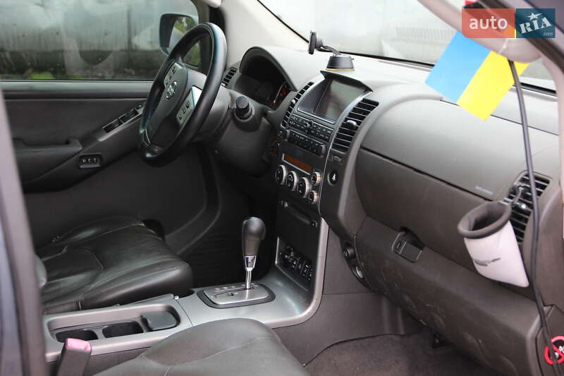 Внедорожник / Кроссовер Nissan Pathfinder 2005 в Днепре