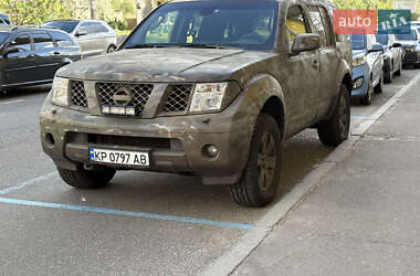 Внедорожник / Кроссовер Nissan Pathfinder 2005 в Киеве