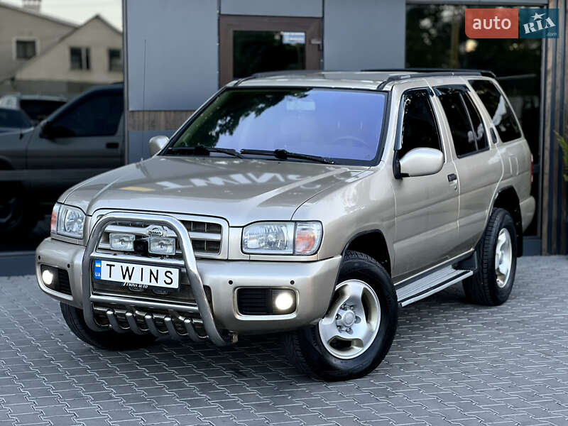 Nissan Pathfinder 1999