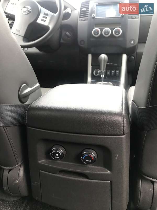 Позашляховик / Кросовер Nissan Pathfinder 2014 в Івано-Франківську