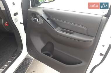 Позашляховик / Кросовер Nissan Pathfinder 2011 в 