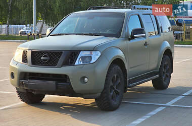 Внедорожник / Кроссовер Nissan Pathfinder 2011 в 